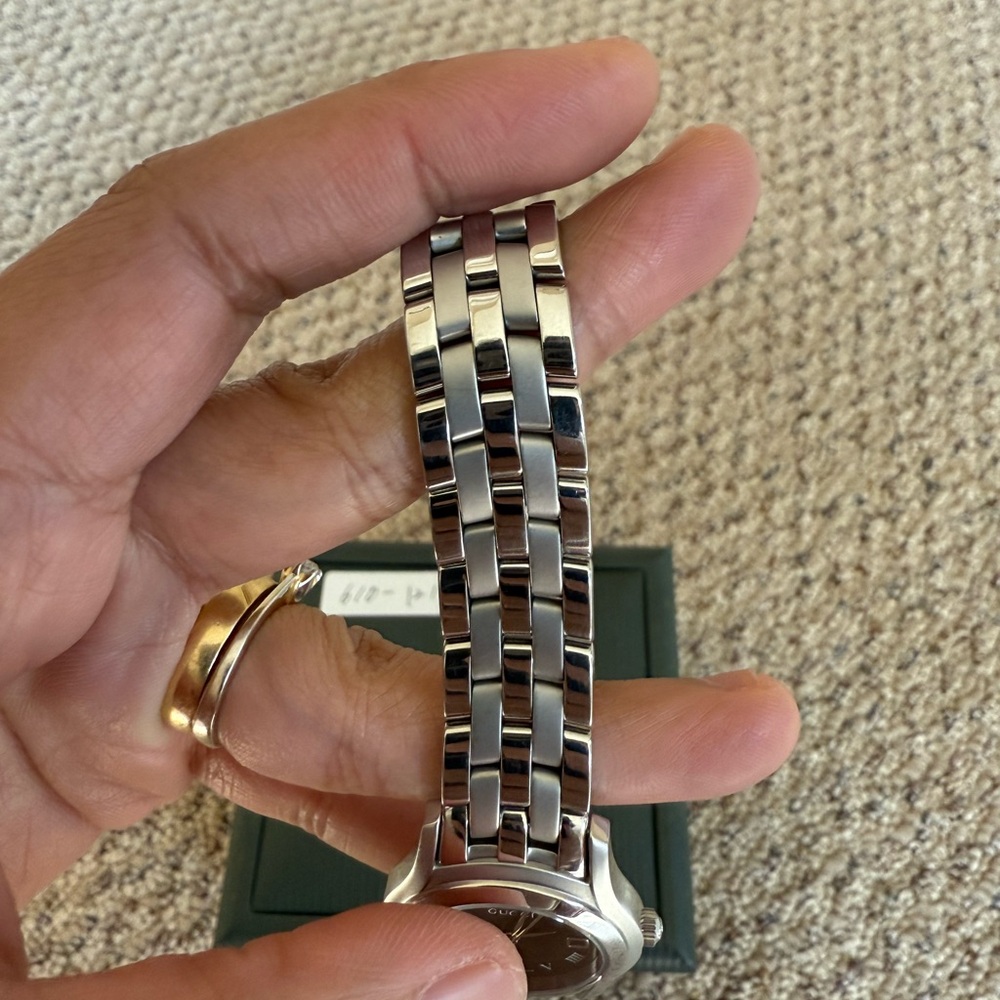 Gucci Black Dial Silver Women’s Watch - Picture 8 of 11